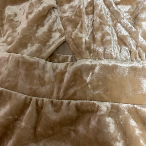 Velvet skater dress - Picture 2 of 3